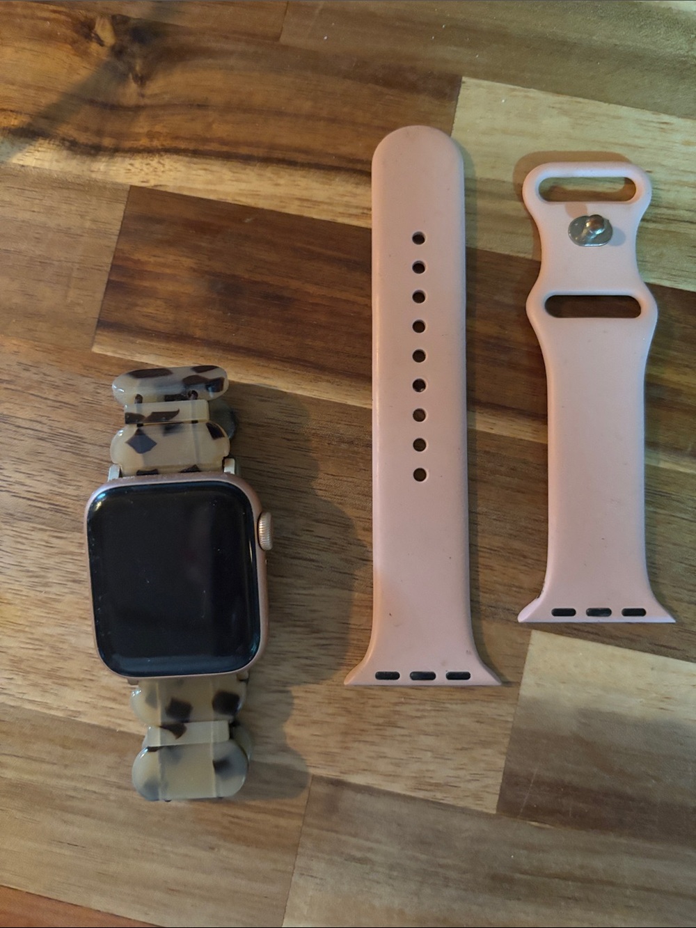 Rose Gold Apple Watch SE with Blush Pink Silicone and Tortoiseshell Bands
